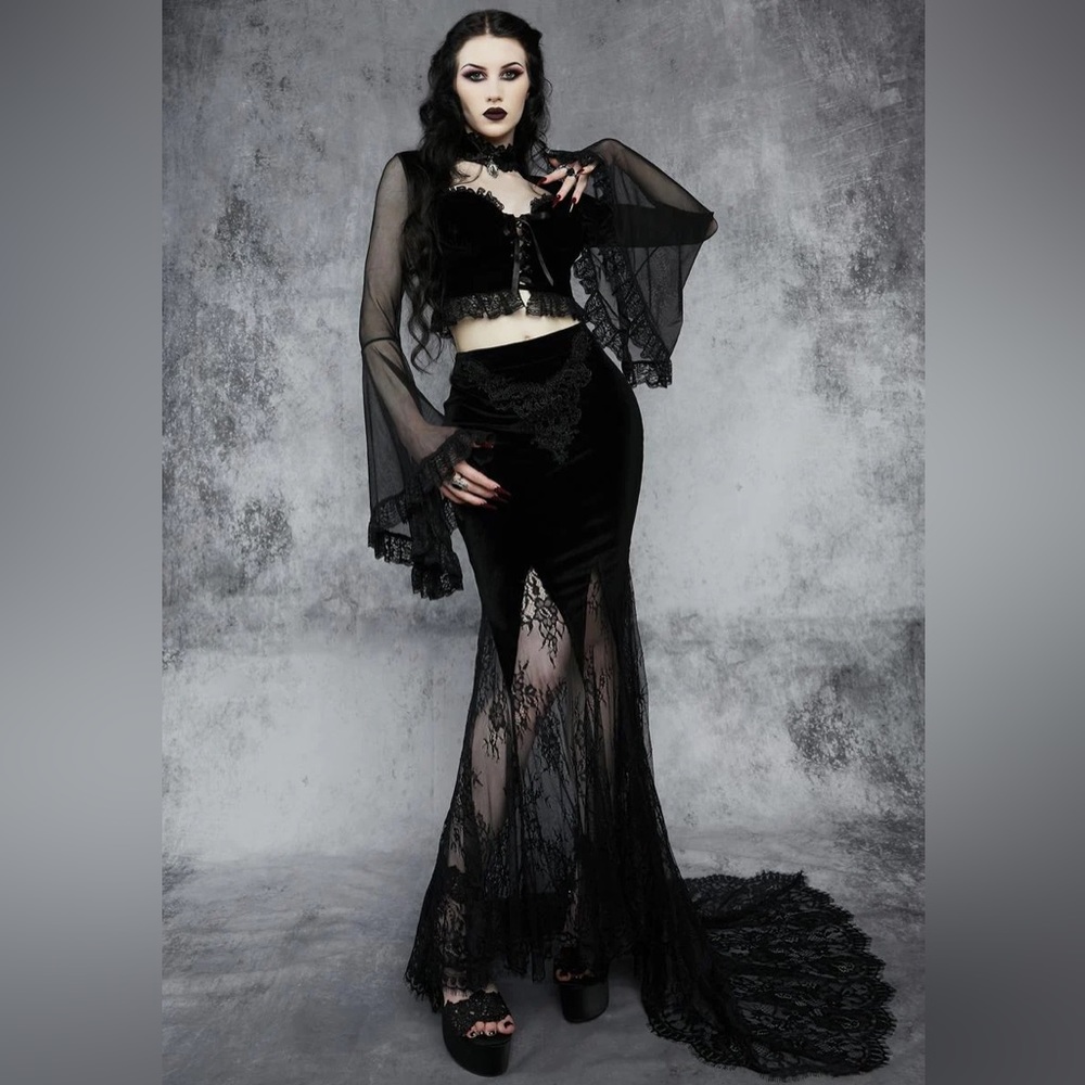 Private Misery Dolls Kill Velvet Skirt 😍